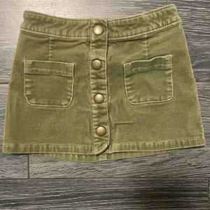 Size 2T girls corduroy green skirt.  Great condition